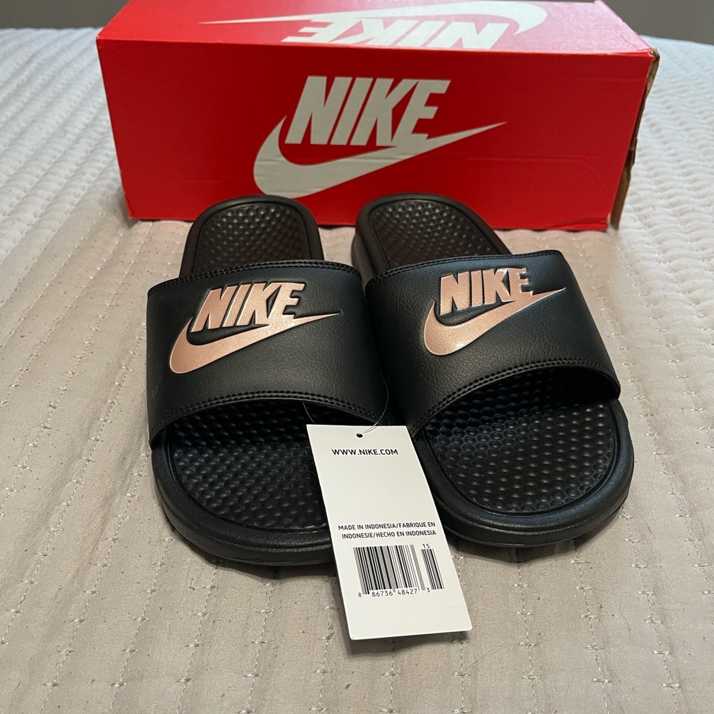 Nike Slip ons